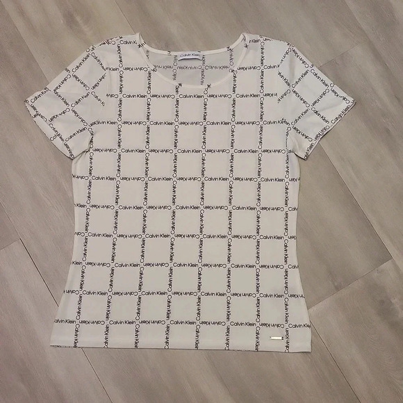 🛍Calvin Klein Logo Print White Short Sleeve Round Neck Blouse Womens - Picture 1 of 8